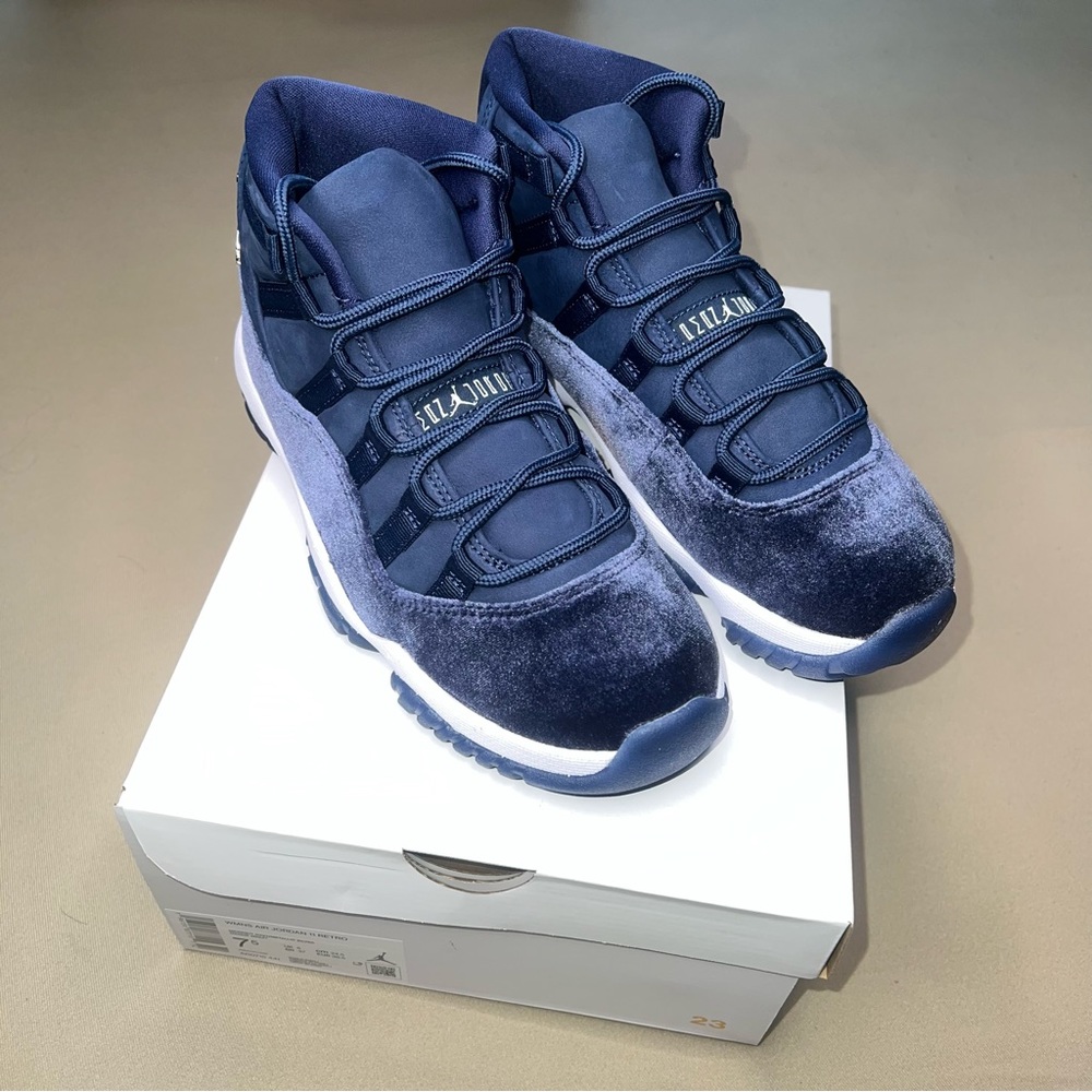 NEW Women’s Air Jordan Retro 11 ‘Midnight Navy’ Basketball Shoes